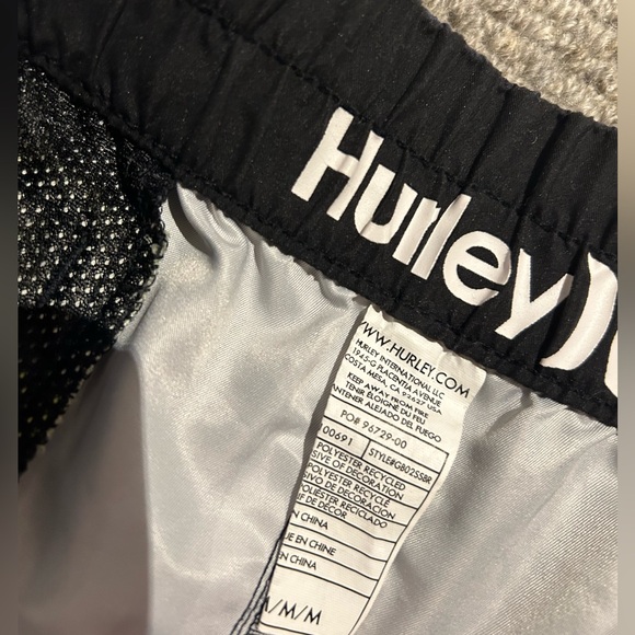 Women’s shorts - Picture 2 of 2